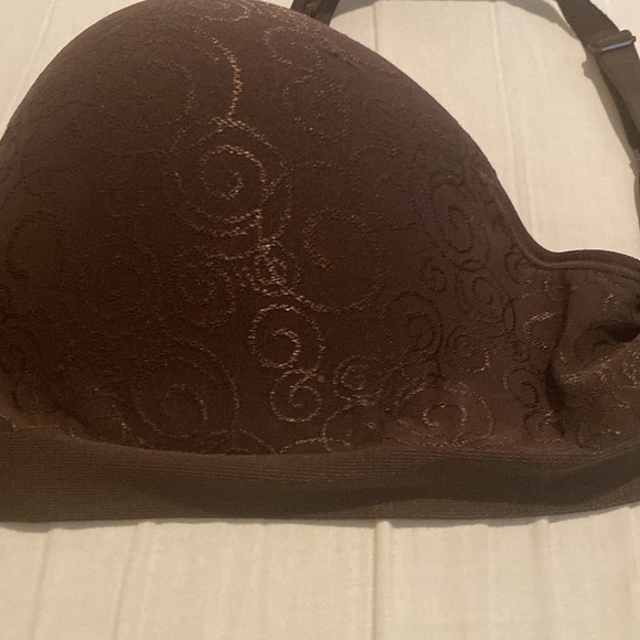 Bali Stretch comfort bra without underwire and built in padding - Picture 2 of 6